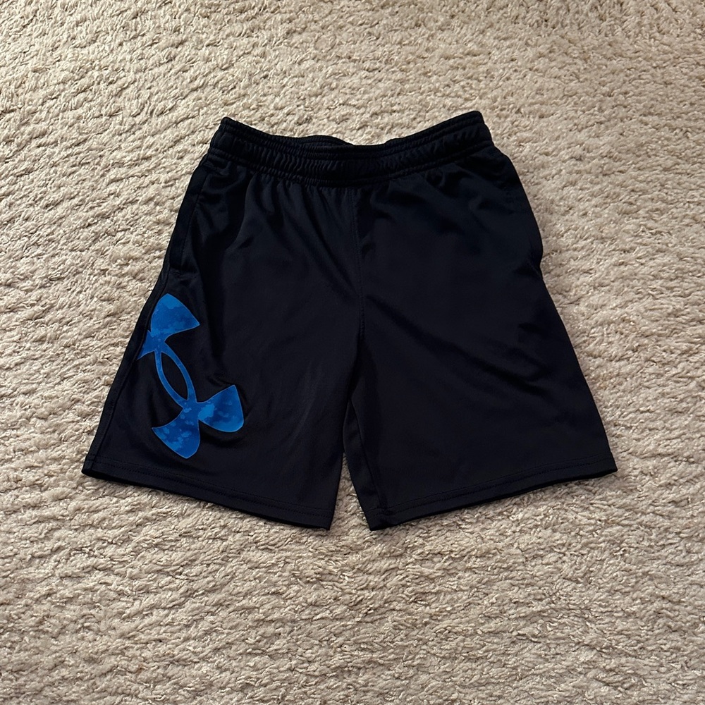 Boys under Armour, short size medium.
